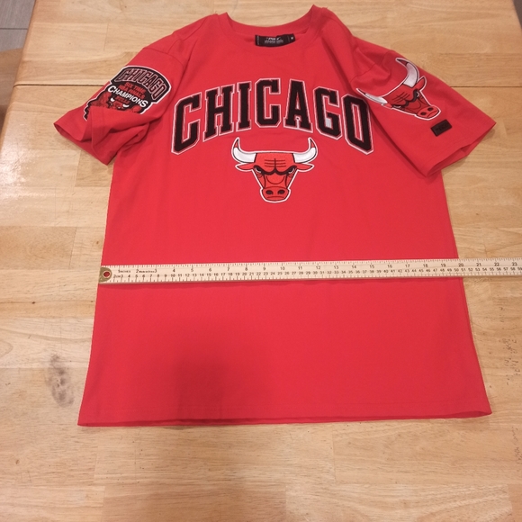 Pro Chicago bulls pullover short sleeve  t-shirt. Size medium - Picture 12 of 13